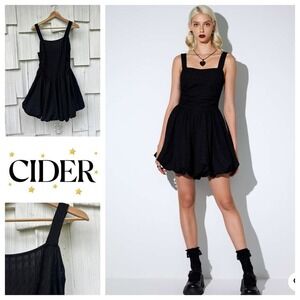 Cider Ruffle Ruched Square Neck Romper M‎